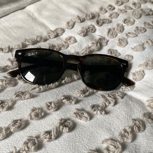 Ray-Ban 4140 Wayfarers